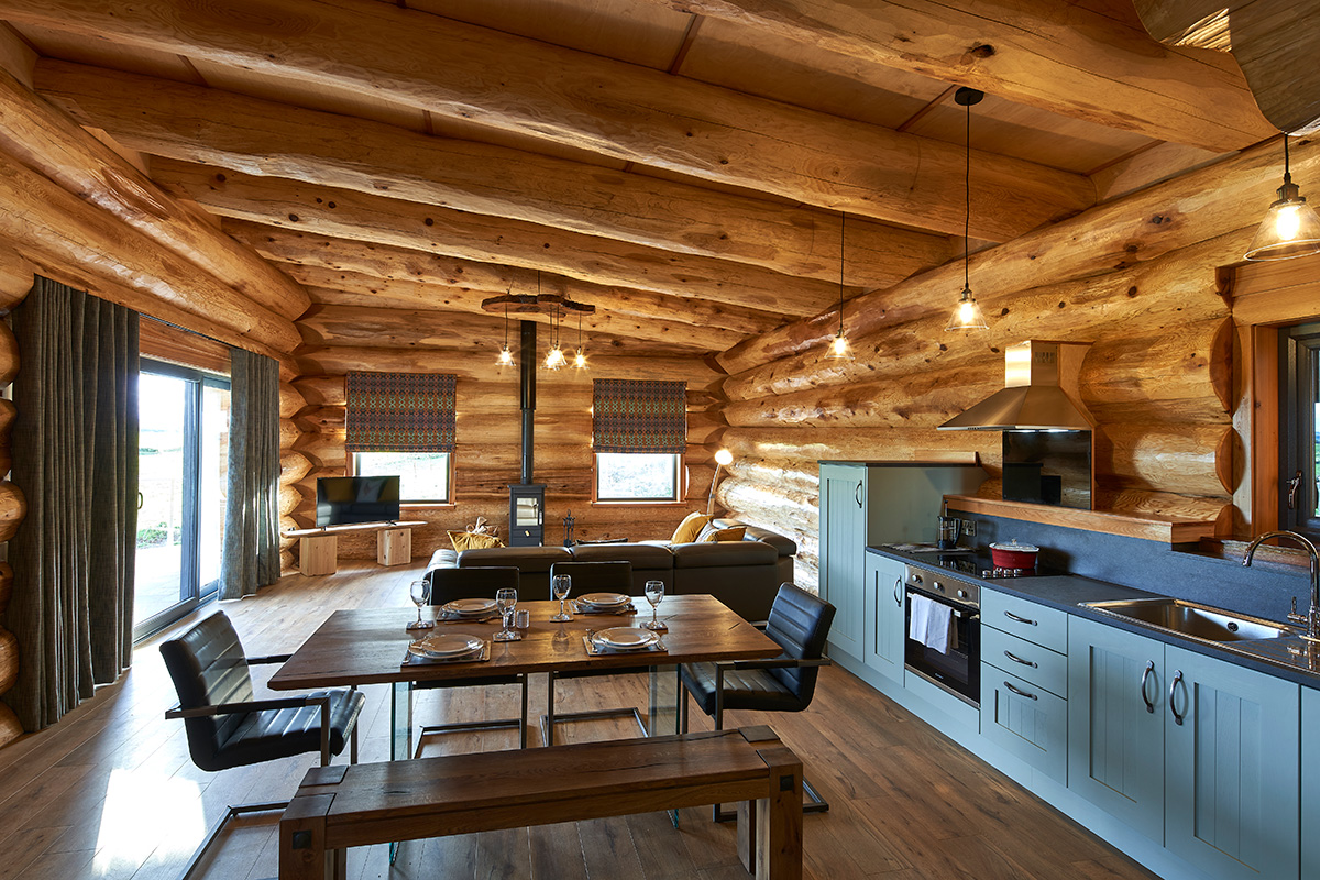 5 star cabin living space